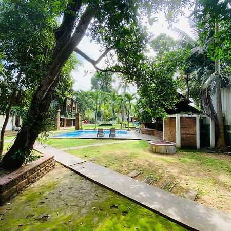 The Shade Brothers Hotel คาตุนายากา ภายนอก รูปภาพ